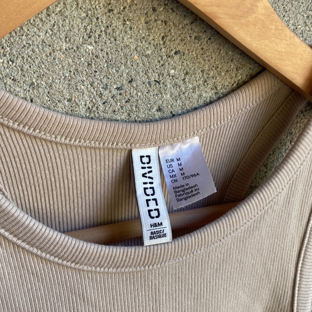 H&M Ribbed Crop - Picture 2 of 6